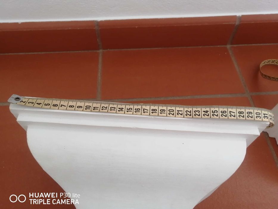 Apliques de gesso branco, usados, em otimo estado