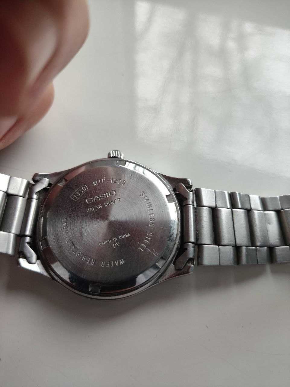 Годинник Casio MTP 1200 сапфірове скло яке  не дряпається