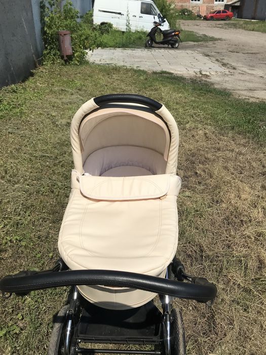 Продам коляску Navington Caravel          .