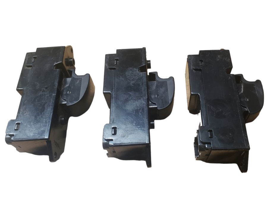 Кнопка стеклоподьемника передня правая ПРАВЫЙ РУЛЬ разборка