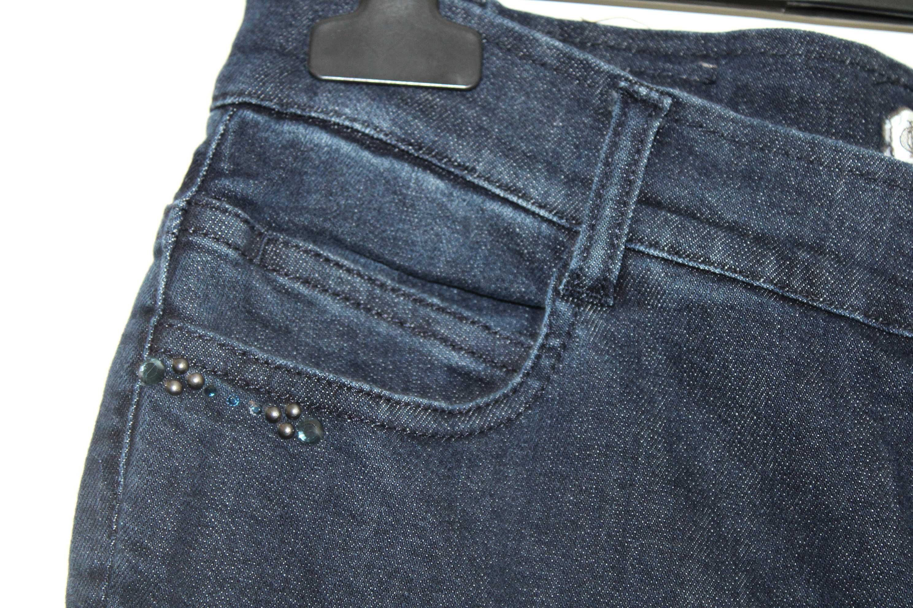 y8 CARLA FERRONI Modne Damskie Spodnie Jeans Skinny 42XL