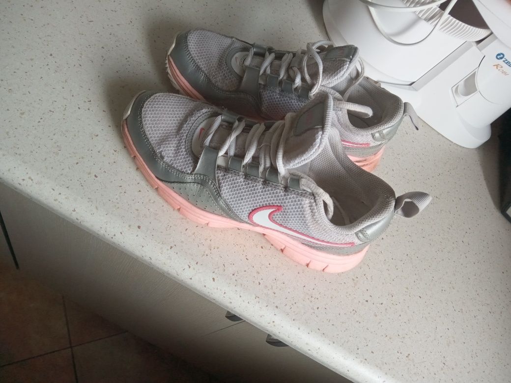 Buty Nike używane rozmiar 38