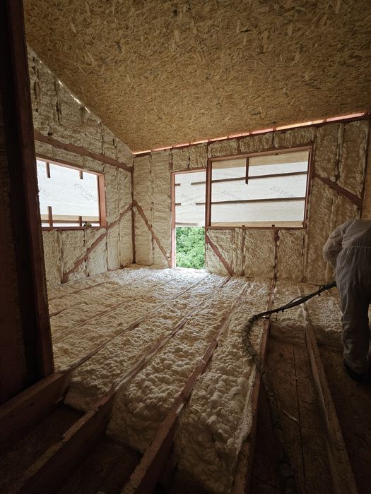 Утеплення Пінополіуретаном,Піною(ППУ)дахів,перекриття,каркасники,ангар