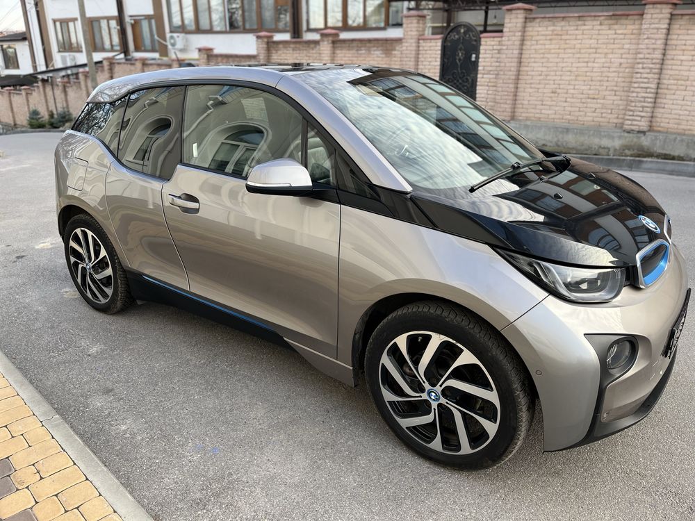 Продам електромобіль BMW i3 в самій максимальній комплектації!