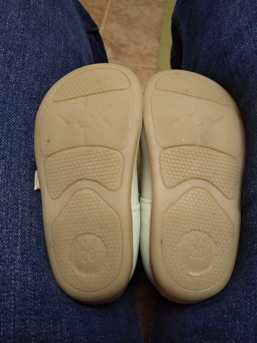 Sapatos da marca Mania do Pé tamanho 20