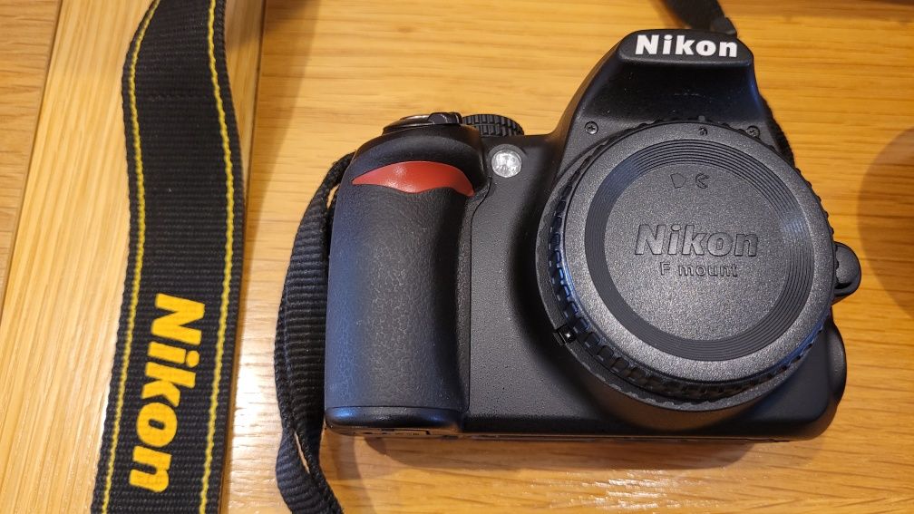 Nikon D3100 + Nikon 35mm + Sigma 17-70mm