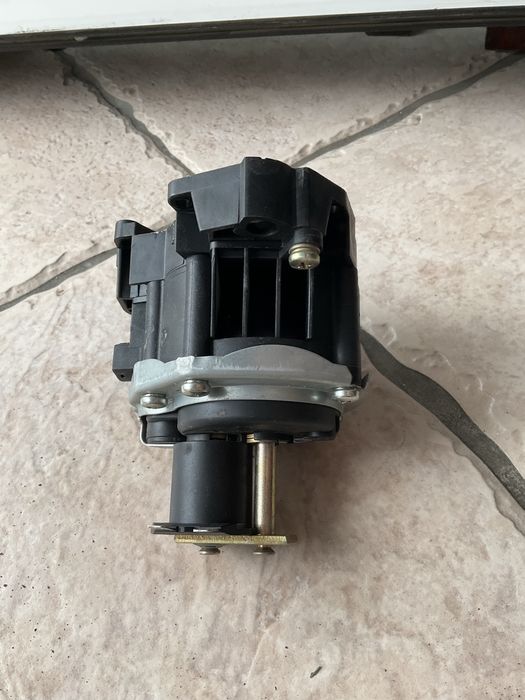 Zawór trójdrożny Junkers Bosch ZSR Junkers ZWR 24-3 Zawór trójdrożny