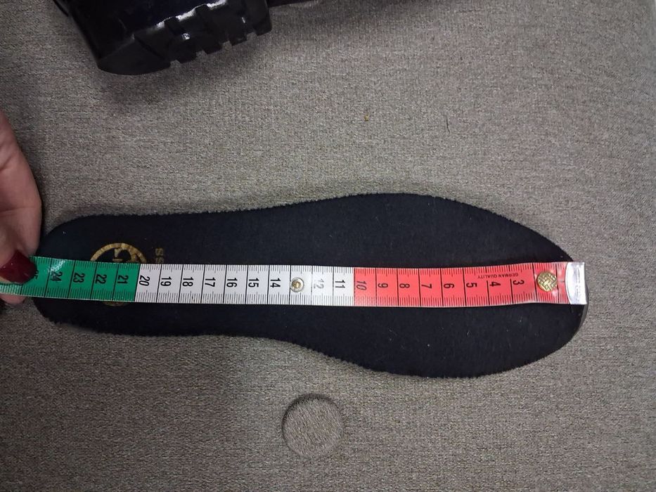 Утелені гумові чоботи Guess