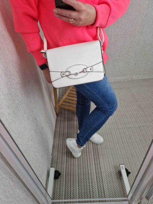 NOWA torebka listonoszka na pasku biała