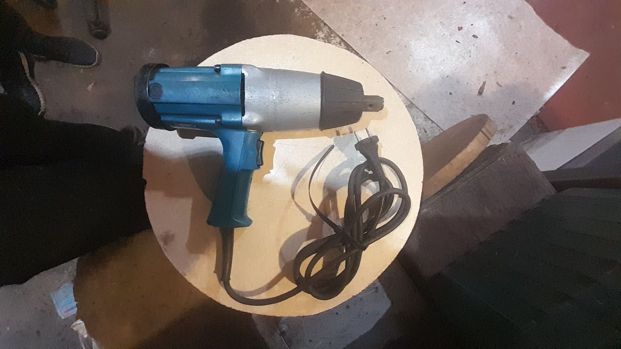 Мережевий ударний гайкокрут Makita 6906