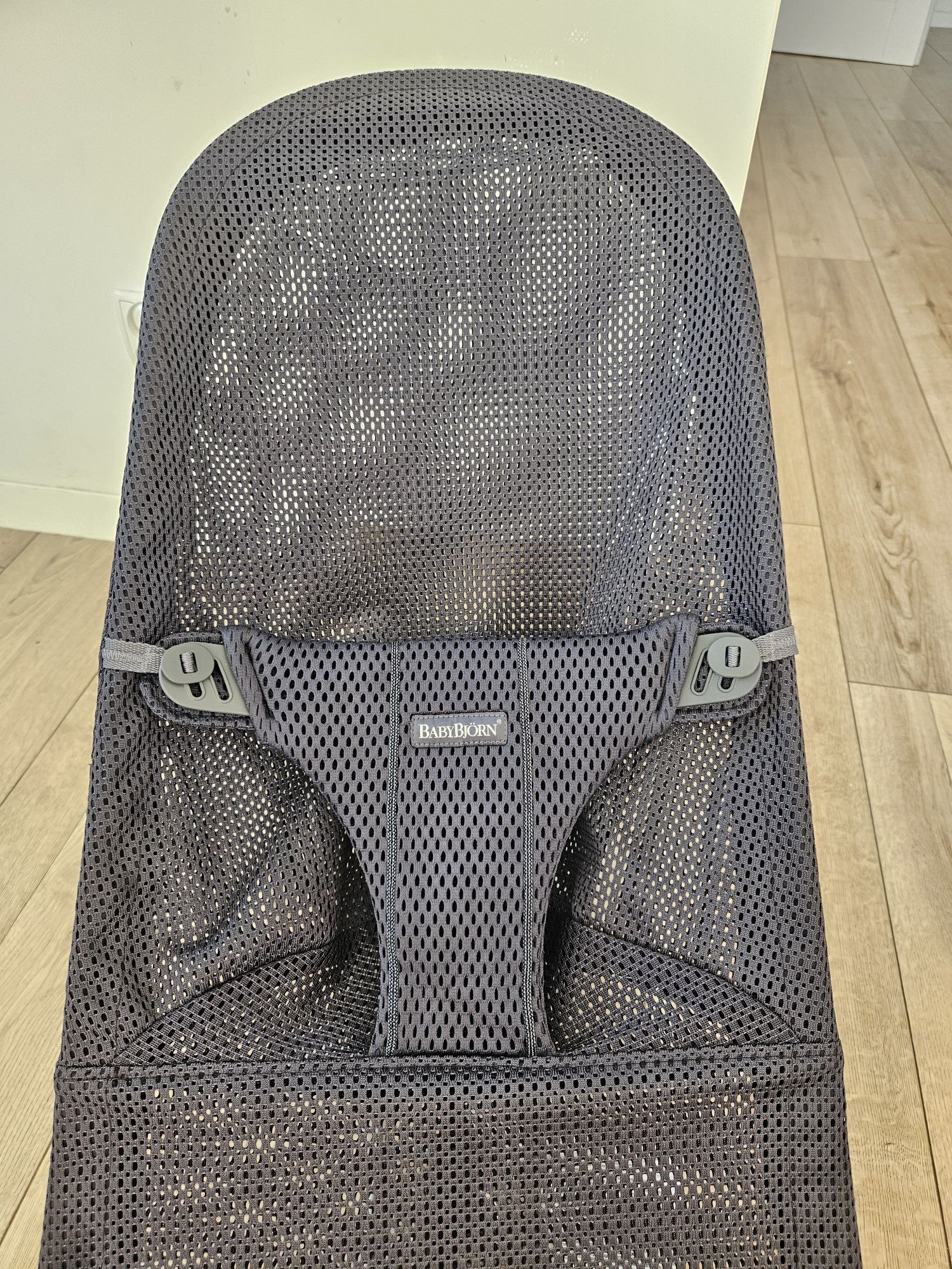 Bujaczek babybjorn mesh antracyt