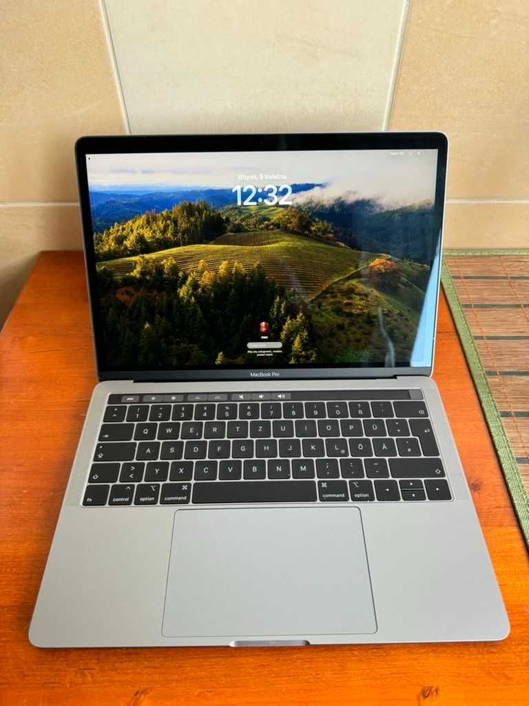 Komputery Macbook Pro - pakiet FV 23%