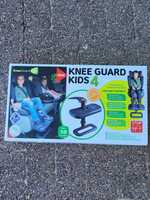 Podnóżek do fotelika samochodowego  Knee Guard Kids 4