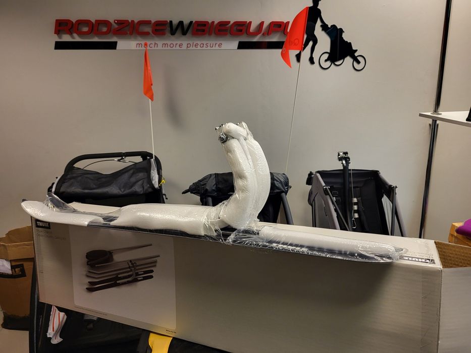 płozy zestawu narciarskiego Thule Skiing Kit wózek przyczepka rowerowa