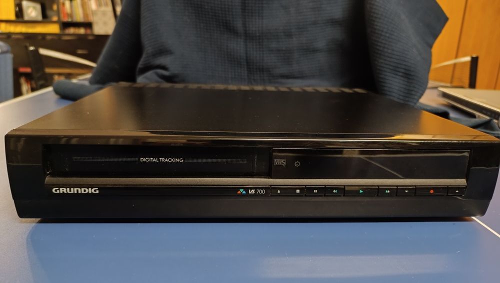 Leitor gravador VHS Grundig VS700 (avariado)