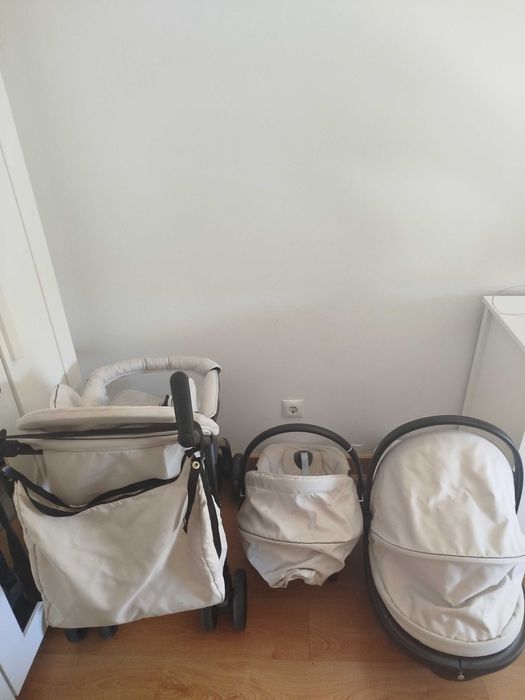 Vendo conjunto carrinho bebê Chicco.