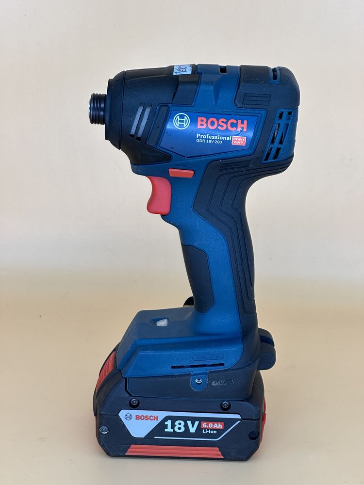 Акумуляторний ударний гайковерт Bosch GDR 18V-200