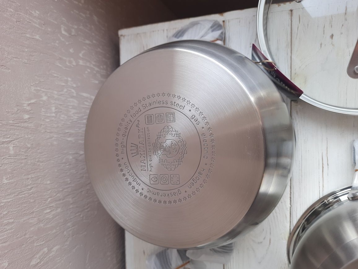 Набір посуду Maxmark MK-BLLH6506A.