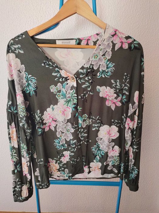 Camisa Verde com Flores Rosa - Promod