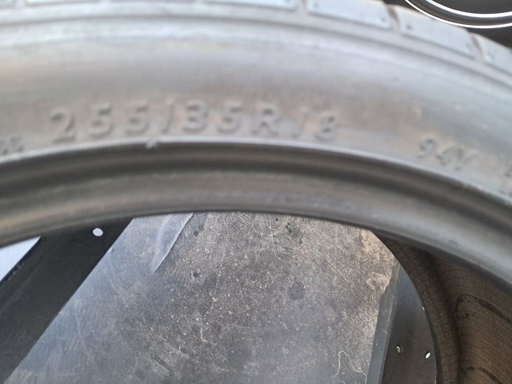 Nr 76 opony 255/35/18 letnie
