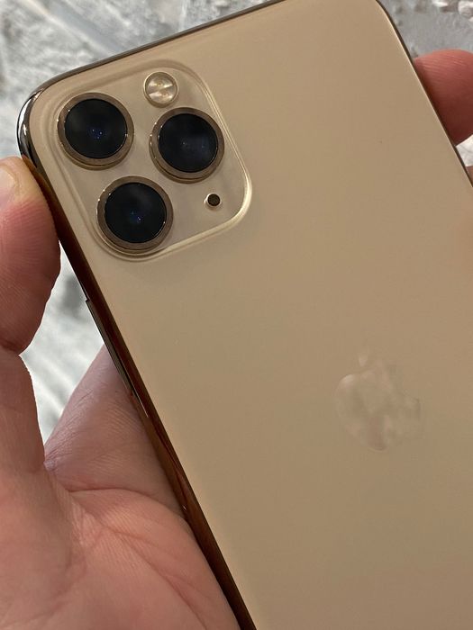 iphone 11 pro gold 64gb не вмикається на запчастини екран корпус