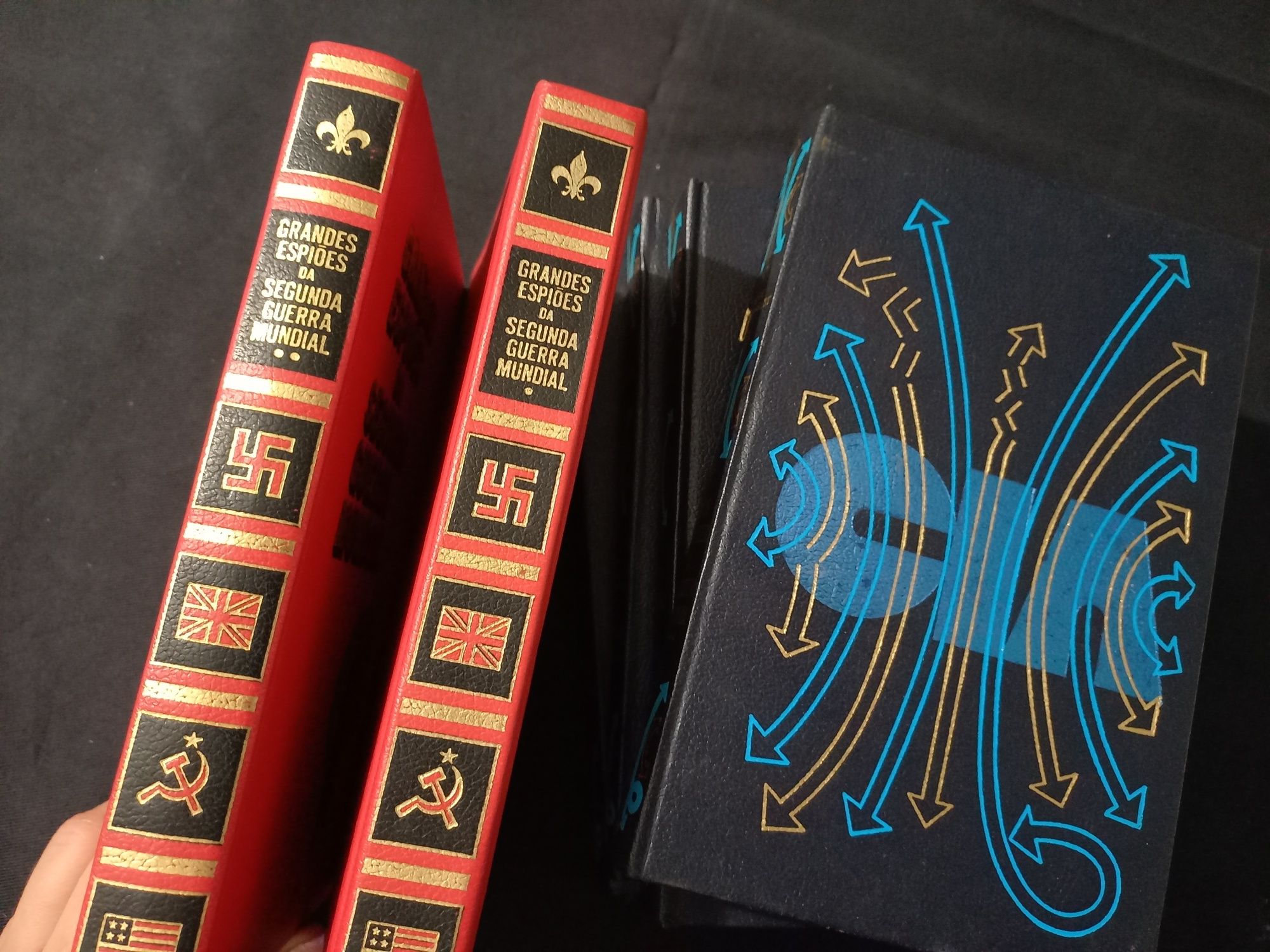 Conjunto Livros de capa dura de espionagem e guerra