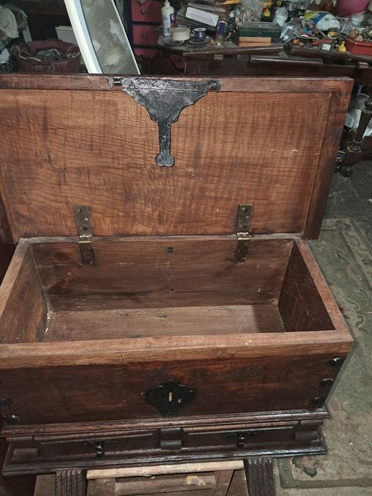 Pequeno baú  madeira de matazana