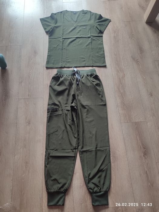 Nowy jasnozielony mundurek medyczny rozmiar S