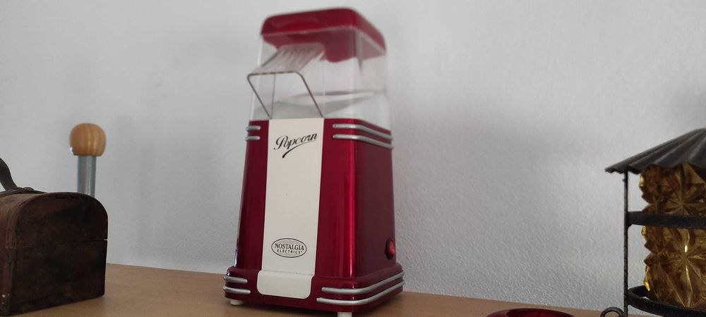 Máquina de Pipocas Nostalgia Electrics - Diversão em Casa Garantida