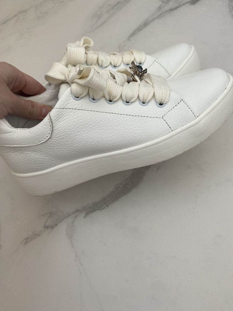 Шкіряні білі кросівки кеди
