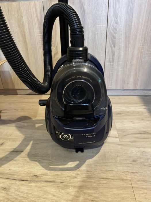 Пилосос для сухого прибирання без мішка Bosch BGS21X320