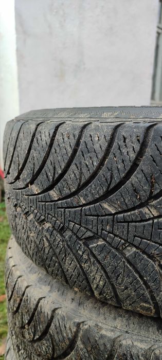 Зимні шини Goodyear R16 235*60 5*112  дисками