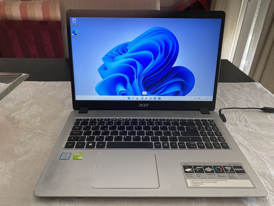 Acer i7 500GB SSD. 8 RAM Nvidia e Intel 620