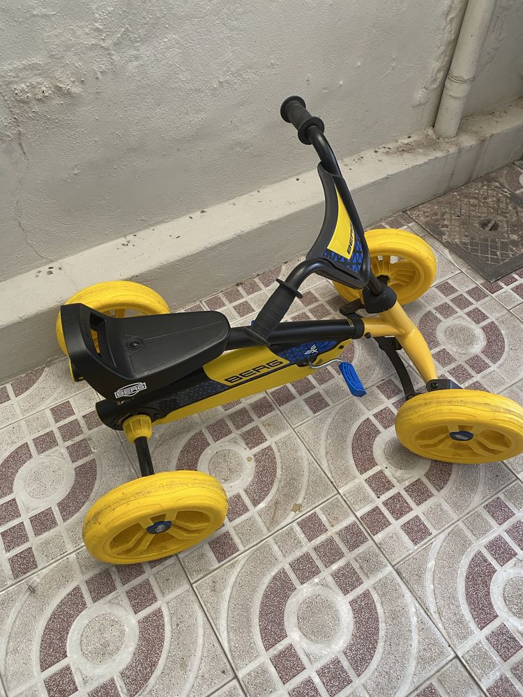 Carrinho pedais berg