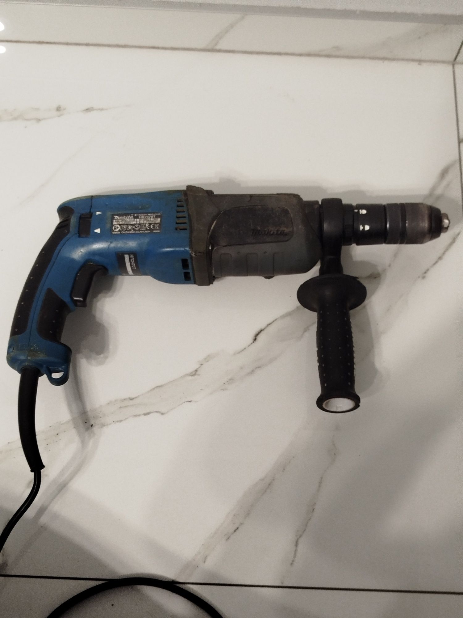 Перфоратор Makita hr2470t