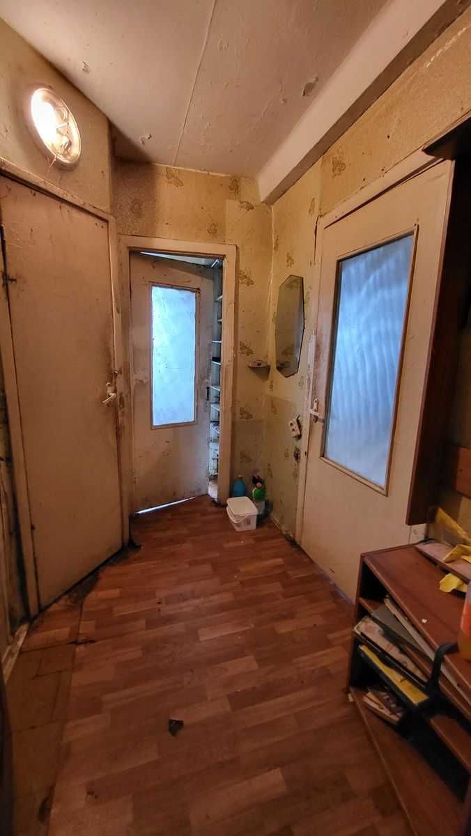 Продаж 1-к., Дарницька площа.