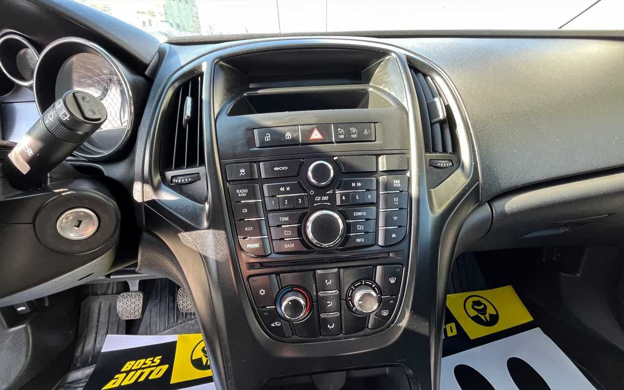 Opel Astra Sports Tourer 2014