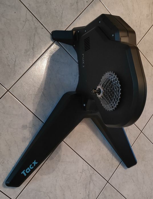 Trenażer rowerowy GARMIN Tacx Flux 2 Smart  + miesiąc Tacx App i Zwift