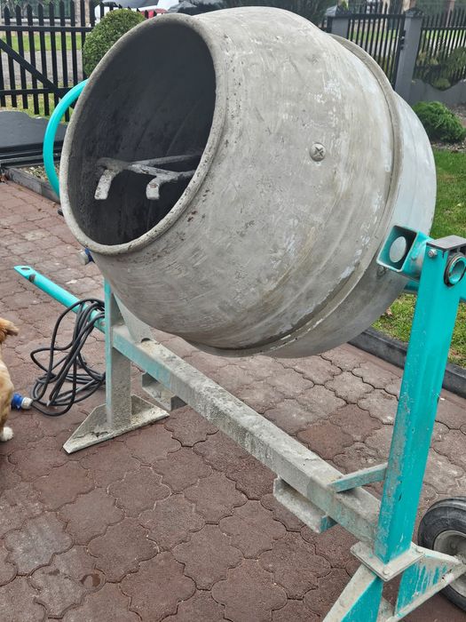 Betoniarka 190 l