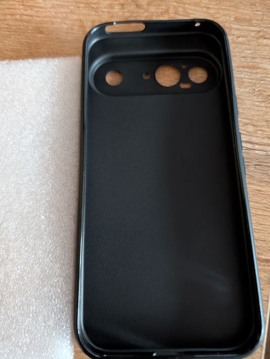 Trzy Etui do pixel 9/9pro