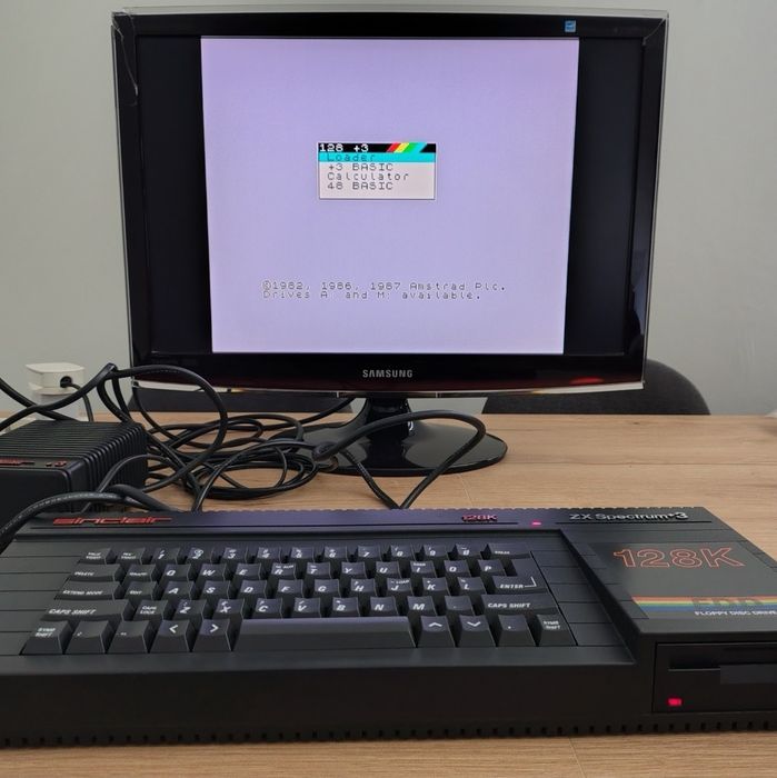 Sprawny ZX Spectrum +3 + okablowanie, super stan