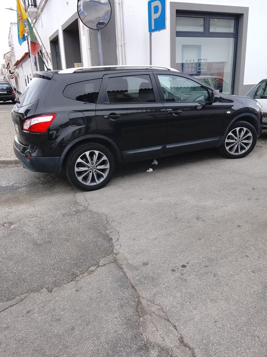 Vendo aceito retomas nissan qashqai +2 7lugares ano 2010