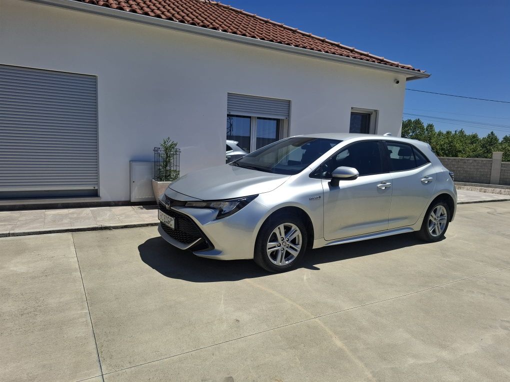 Vendo Toyota Corolla híbrido 1.8
Em bom estado do ano 2021 com 62000km