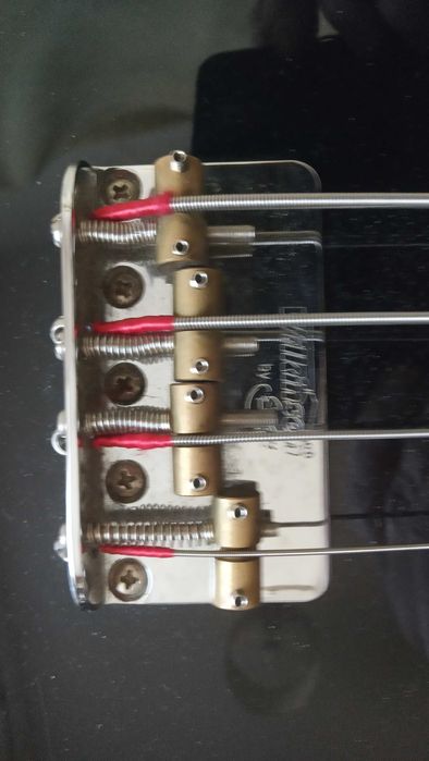 Gitara basowa Vintage VJ74