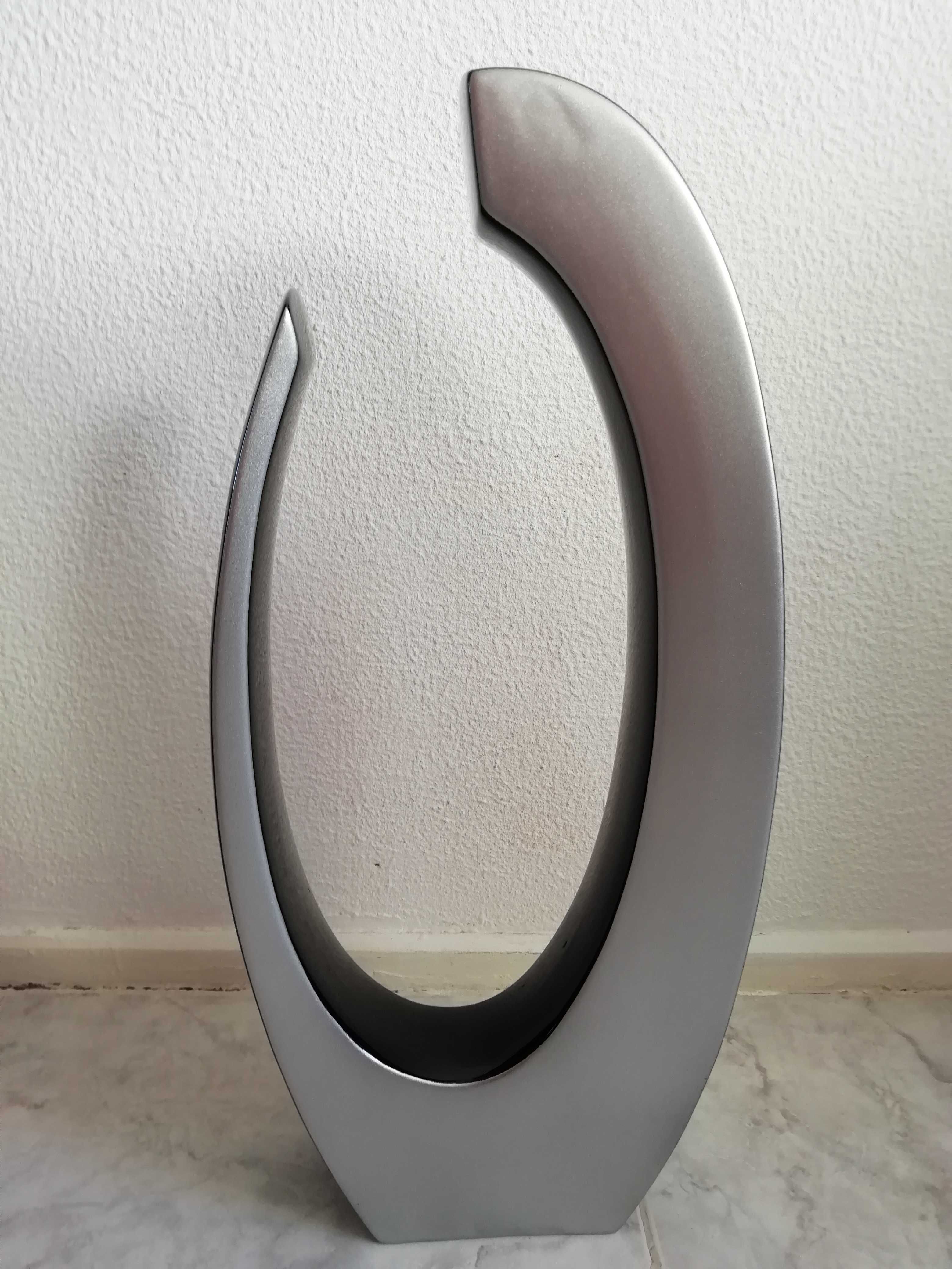 Peça Decorativa Futurista