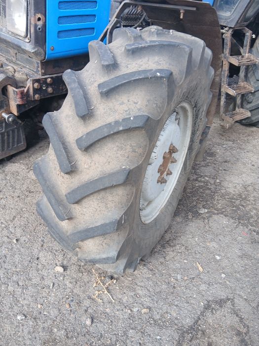 Колесо переднє R24 на трактор МТЗ 1221.