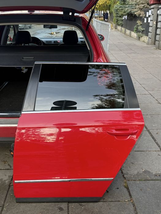 drzwi lewe tylne passat b6 czerwone