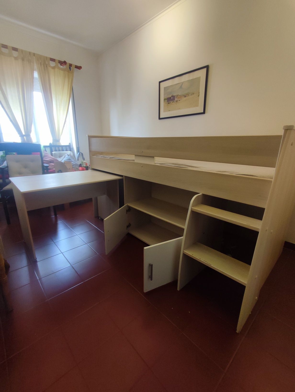 Cama alta de criança