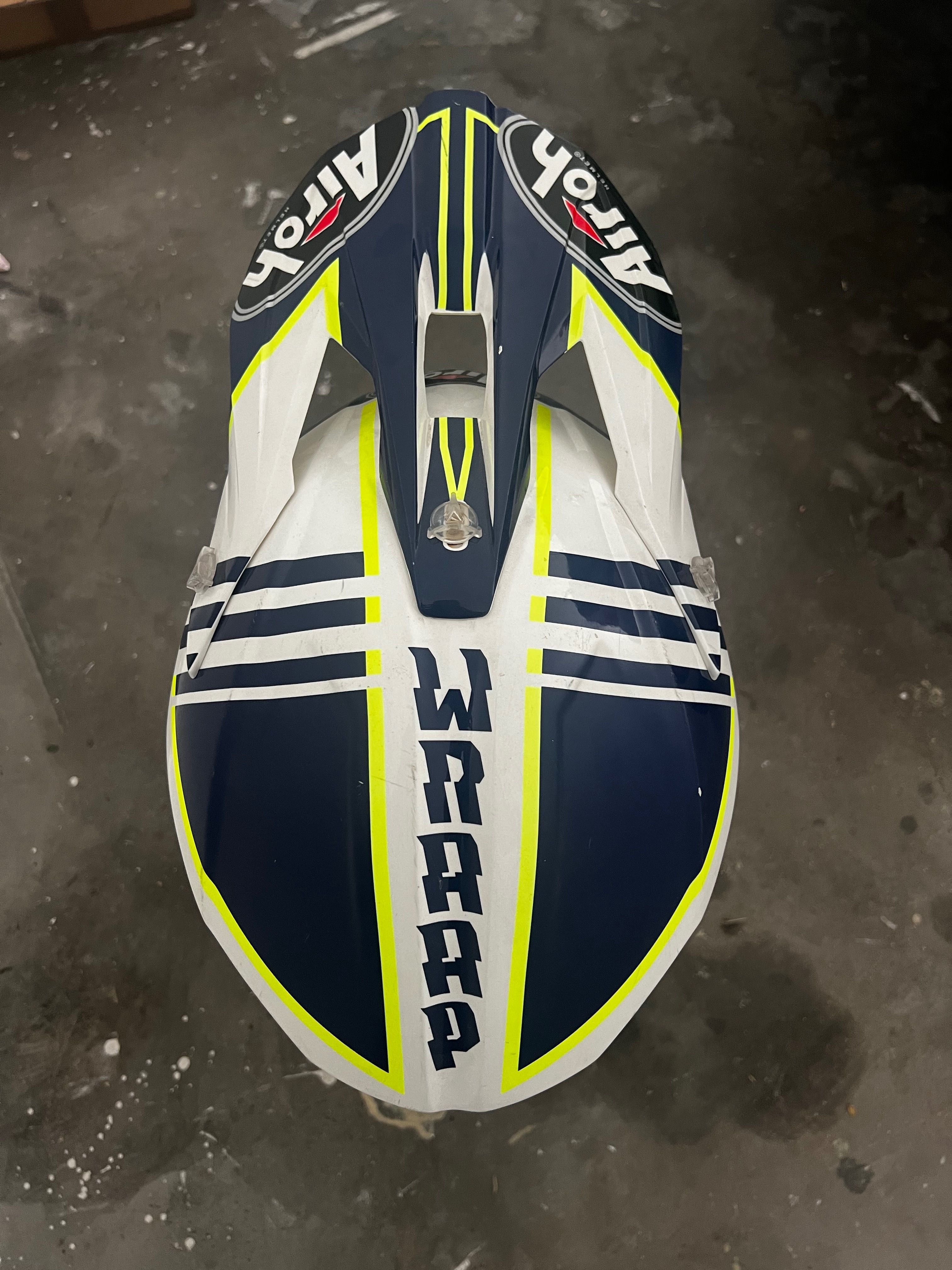 Capacete AIROH WRAP XL + óculos 100%