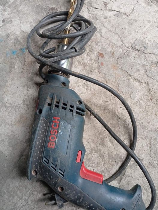 Дрель Бошш залізний патрон